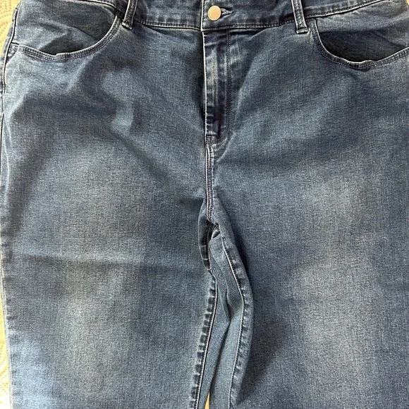 ✂️Chico's Blue Straight Leg Jeans with White Accents - Picture 7 of 7